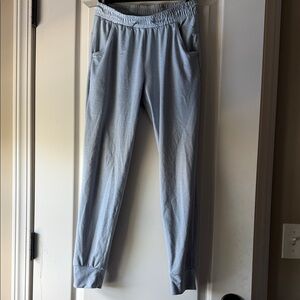 Light Grey girls all in motion jogger
Size 10/12